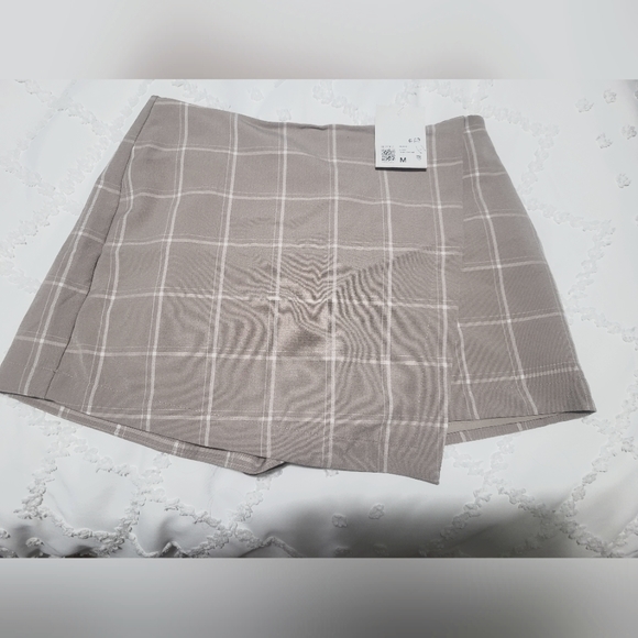 Forever 21 plaid skort - Picture 1 of 3